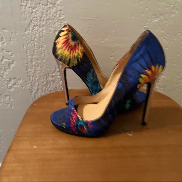 Peacock patterned Shoedazzle heels - Picture 4 of 6